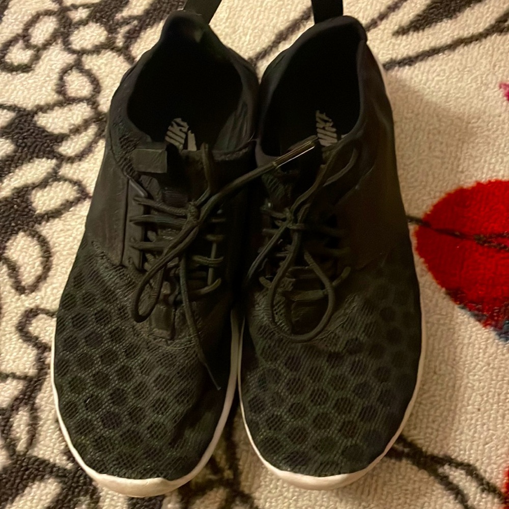 Nike
Schuhe Juvenate 724979 002 Black/Black/White